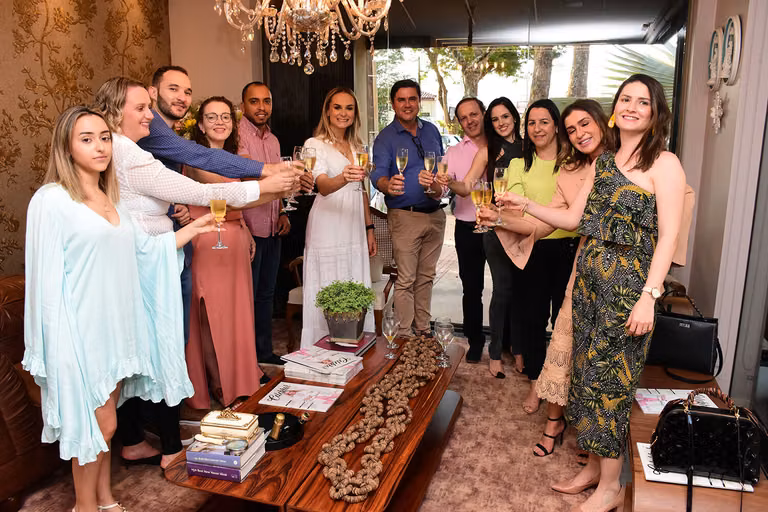 Juliana Saraiva recebe a 22ª edição da Revista Celebrar – foto 102