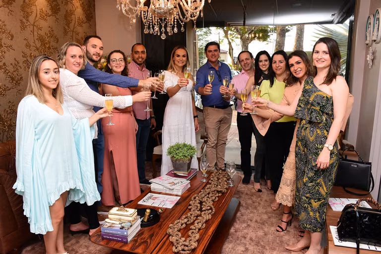 Juliana Saraiva recebe a 22ª edição da Revista Celebrar – foto 105