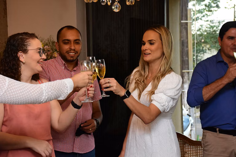 Juliana Saraiva recebe a 22ª edição da Revista Celebrar – foto 109