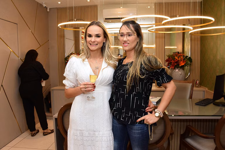 Juliana Saraiva recebe a 22ª edição da Revista Celebrar – foto 112