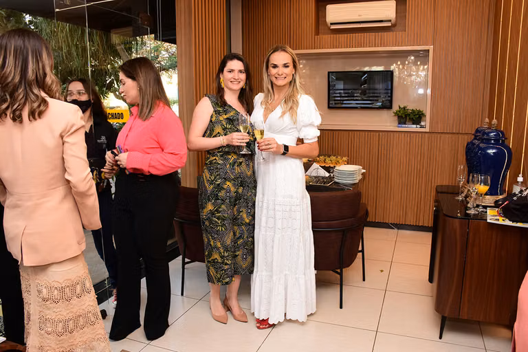 Juliana Saraiva recebe a 22ª edição da Revista Celebrar – foto 119