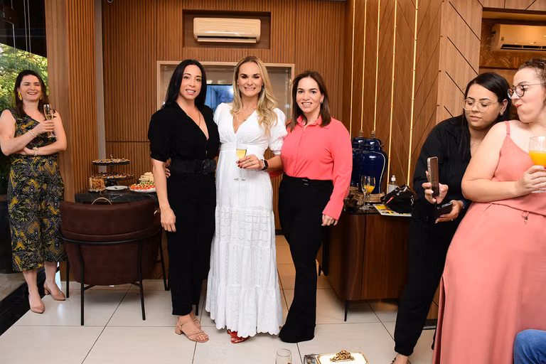 Juliana Saraiva recebe a 22ª edição da Revista Celebrar – foto 124