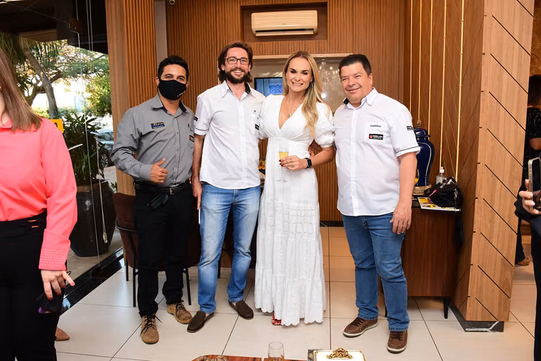 Juliana Saraiva recebe a 22ª edição da Revista Celebrar – foto 130