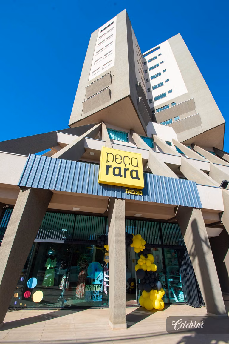 1 ano Peça Rara Brechó – foto 2