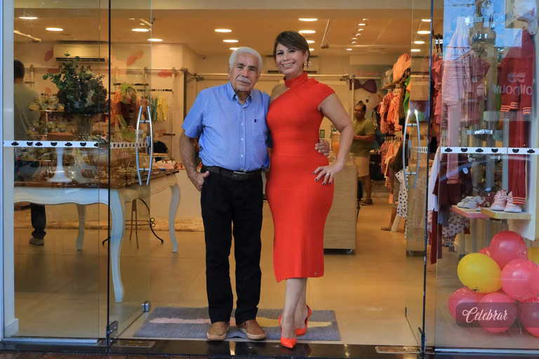 coquetel de lançamento lilica e tigor dourados – foto 106