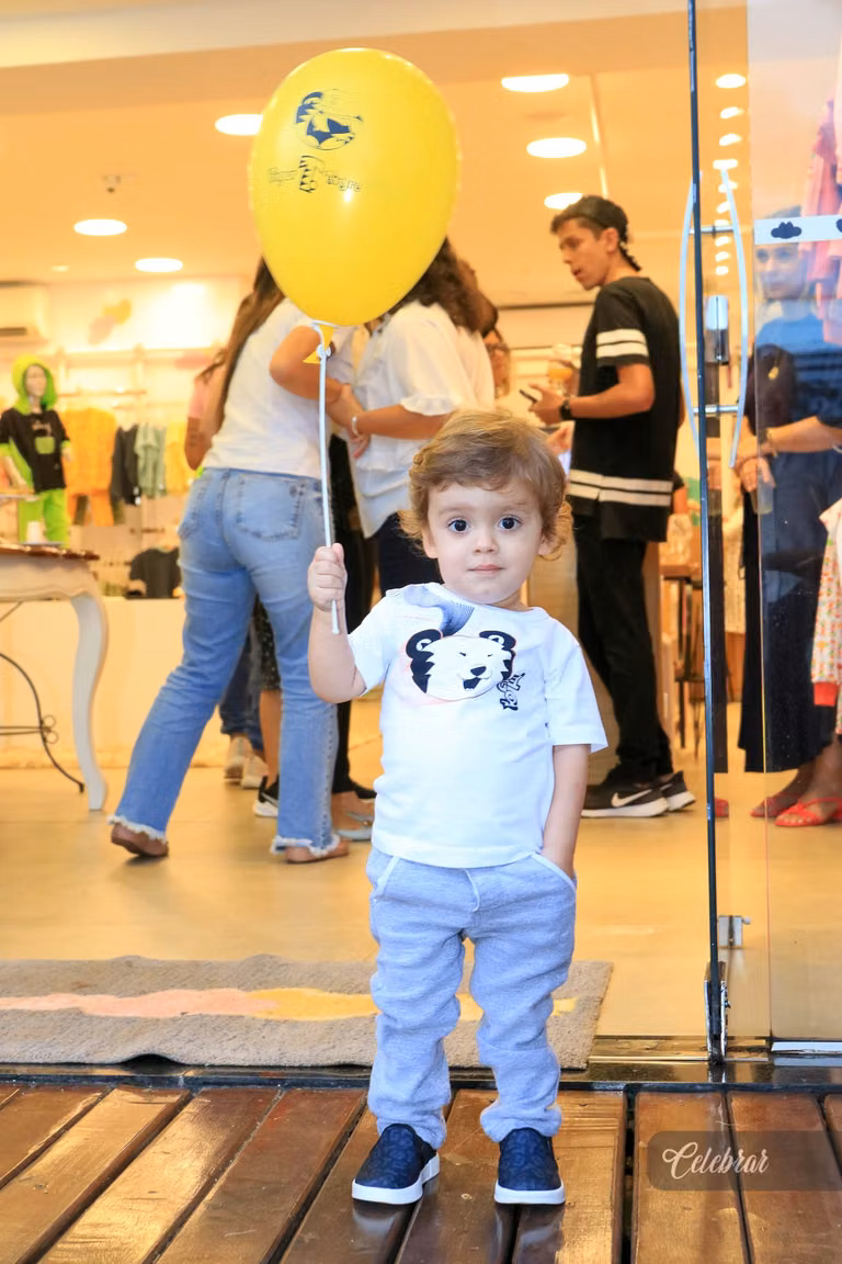 coquetel de lançamento lilica e tigor dourados – foto 41