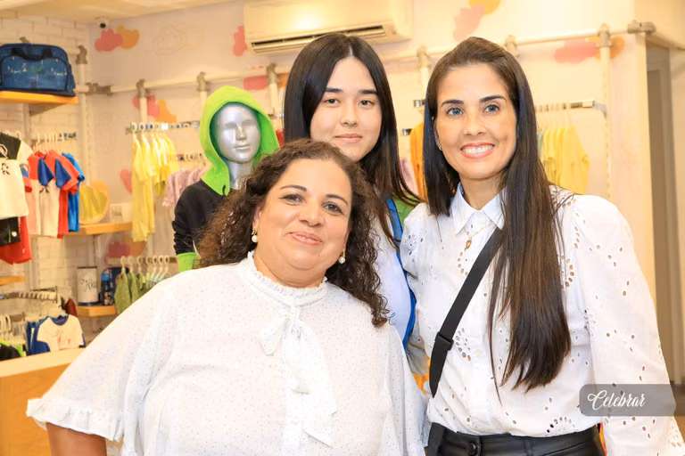coquetel de lançamento lilica e tigor dourados – foto 43