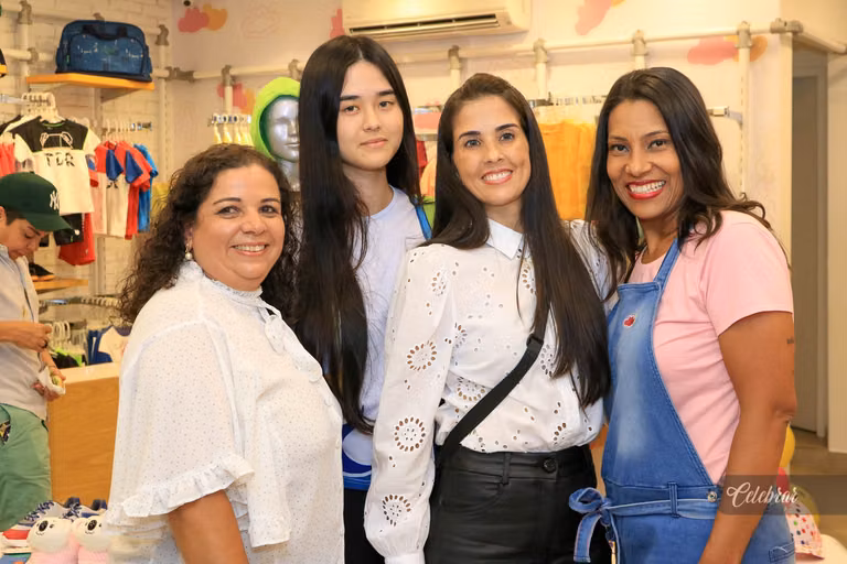 coquetel de lançamento lilica e tigor dourados – foto 44