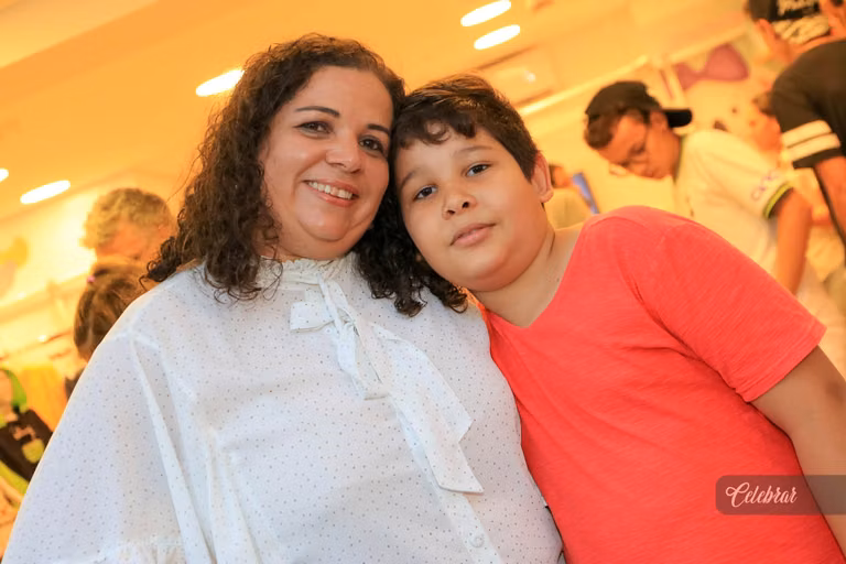 coquetel de lançamento lilica e tigor dourados – foto 49