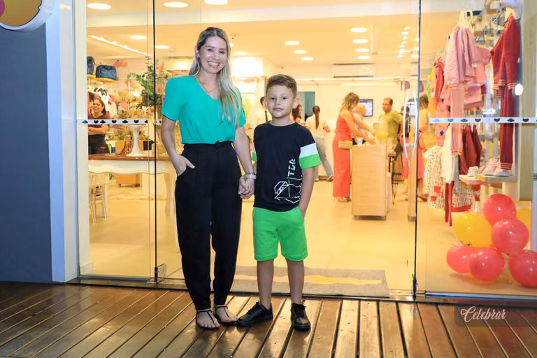 coquetel de lançamento lilica e tigor dourados – foto 64