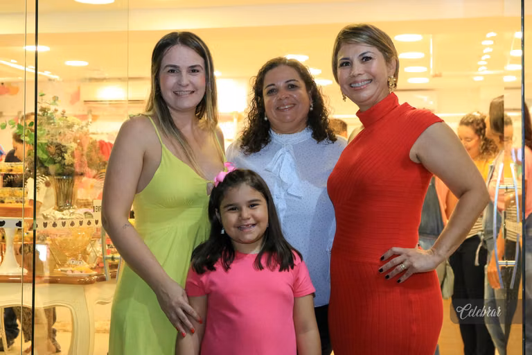 coquetel de lançamento lilica e tigor dourados – foto 72