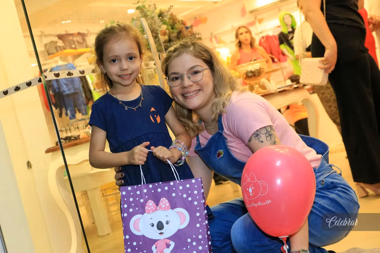 coquetel de lançamento lilica e tigor dourados – foto 75