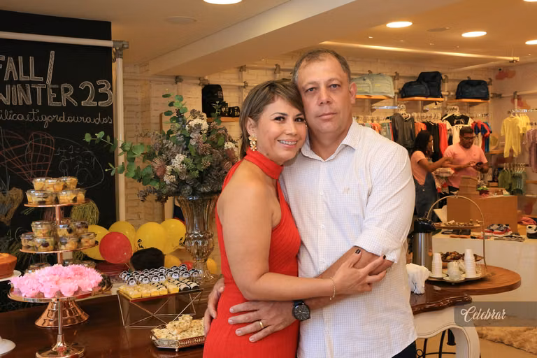coquetel de lançamento lilica e tigor dourados – foto 94