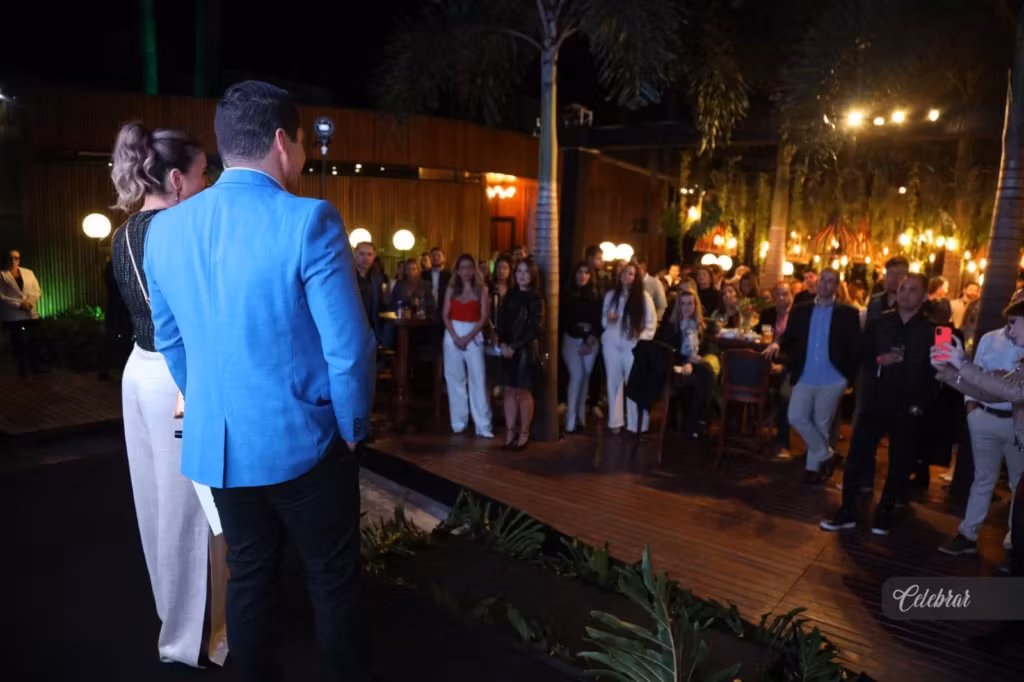 Com 01 prenda, Leilodom arrecada R$ 40 mil para o projeto Edificando Sonhos da AT Arch & Construction no lançamento da 30ª Revista Celebrar