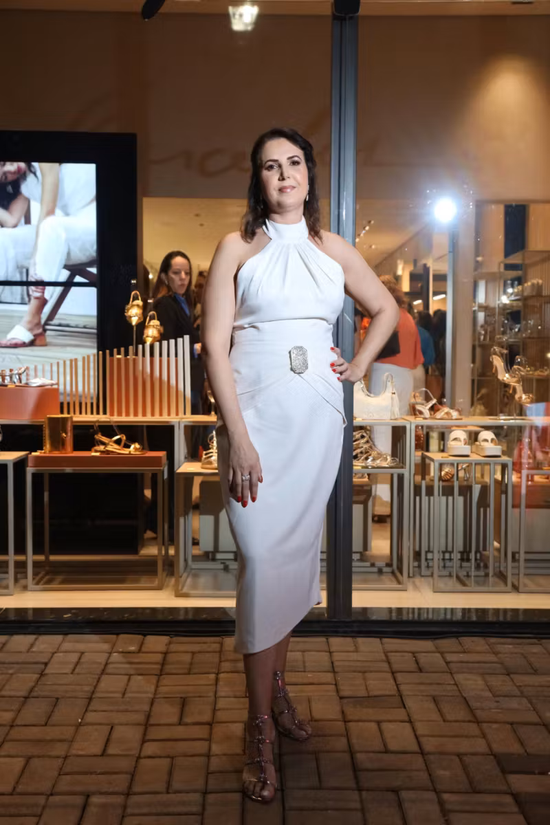 Inauguração luiza barcelos dourados