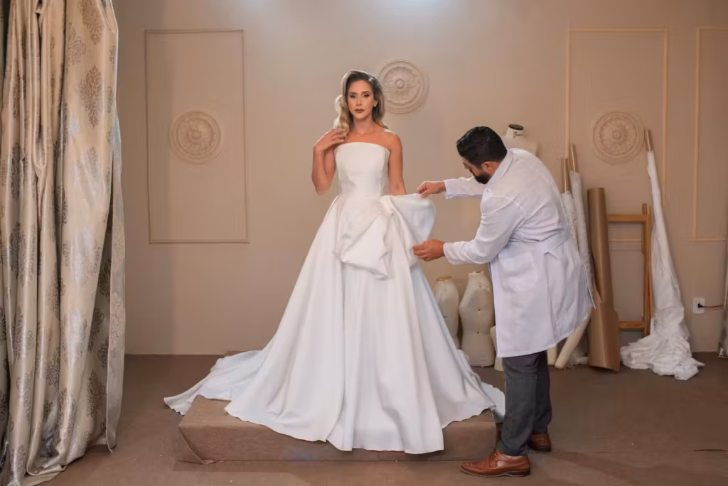 Conheça a coleção exclusiva de vestidos de noiva inspirados na moda dos anos 40 e 50 de deva nonatto