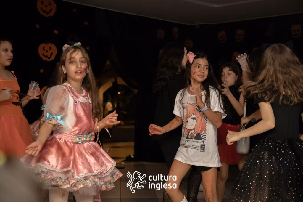 Cultura Inglesa de Dourados realiza a sua Halloween Party