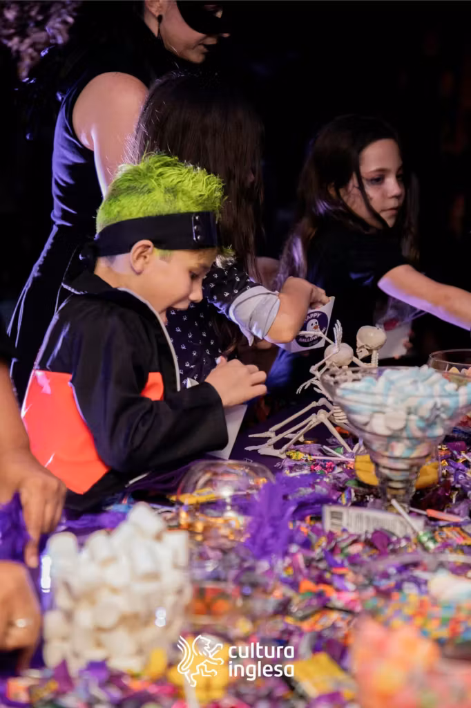 Cultura Inglesa de Dourados realiza a sua Halloween Party