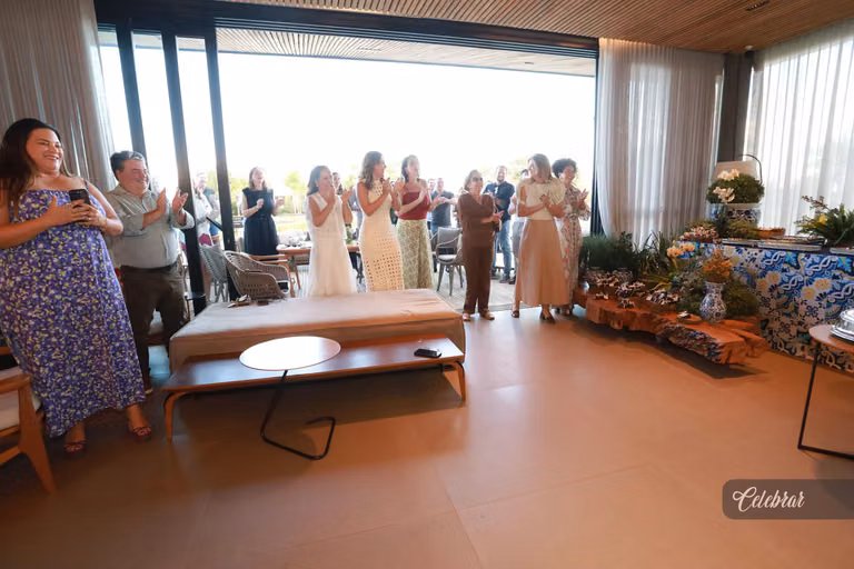 Cristiano Almeida comemora seus 38 anos em um almoço surpresa com amigos e parceiros – foto 247