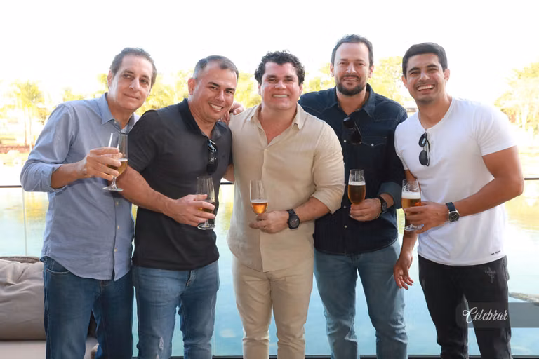 Cristiano Almeida comemora seus 38 anos em um almoço surpresa com amigos e parceiros – foto 256