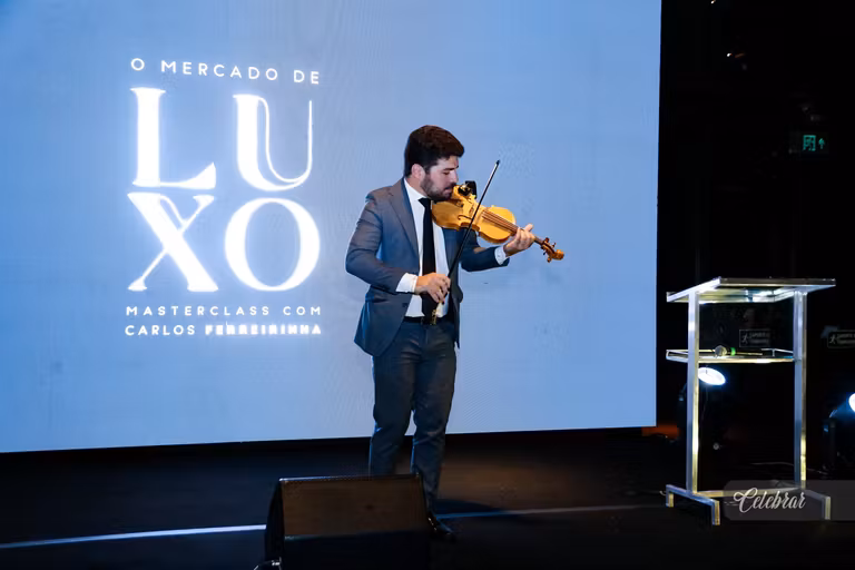 Veja mais registros da Masterclass “O Mercado de Luxo – Edição Especial Dourados”, com Carlos Ferreirinha – foto 209
