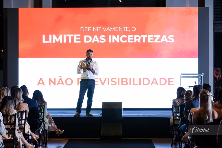 Veja mais registros da Masterclass “O Mercado de Luxo – Edição Especial Dourados”, com Carlos Ferreirinha – foto 266