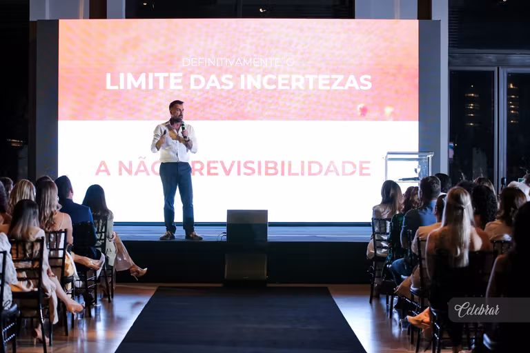 Veja mais registros da Masterclass “O Mercado de Luxo – Edição Especial Dourados”, com Carlos Ferreirinha – foto 267