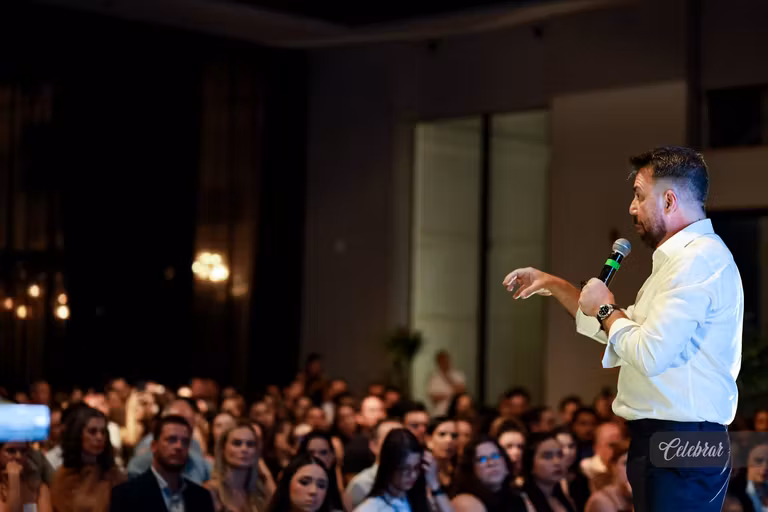 Veja mais registros da Masterclass “O Mercado de Luxo – Edição Especial Dourados”, com Carlos Ferreirinha – foto 9