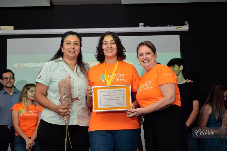 Kumon Unidade Progresso homenageia alunos adiantados em evento especial – foto 227