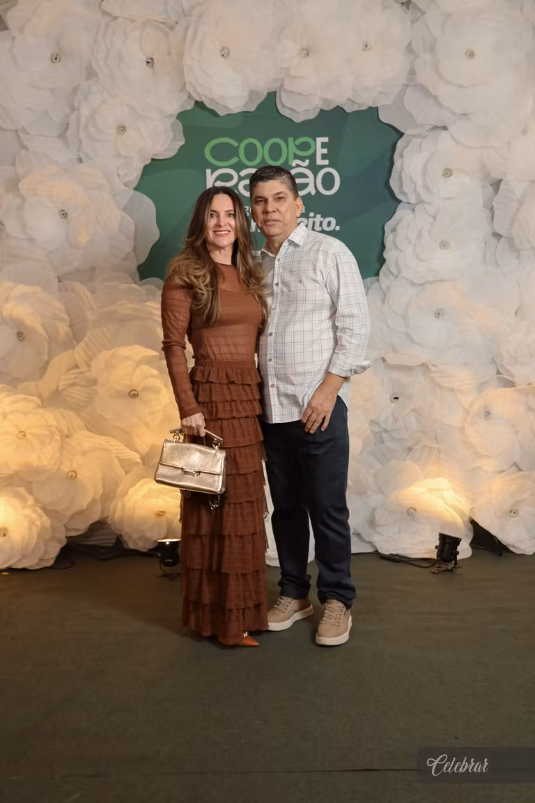 Sicredi Centro-Sul MS/BA celebra 37 anos com show beneficente em prol do Hospital de Amor de Dourados – foto 177