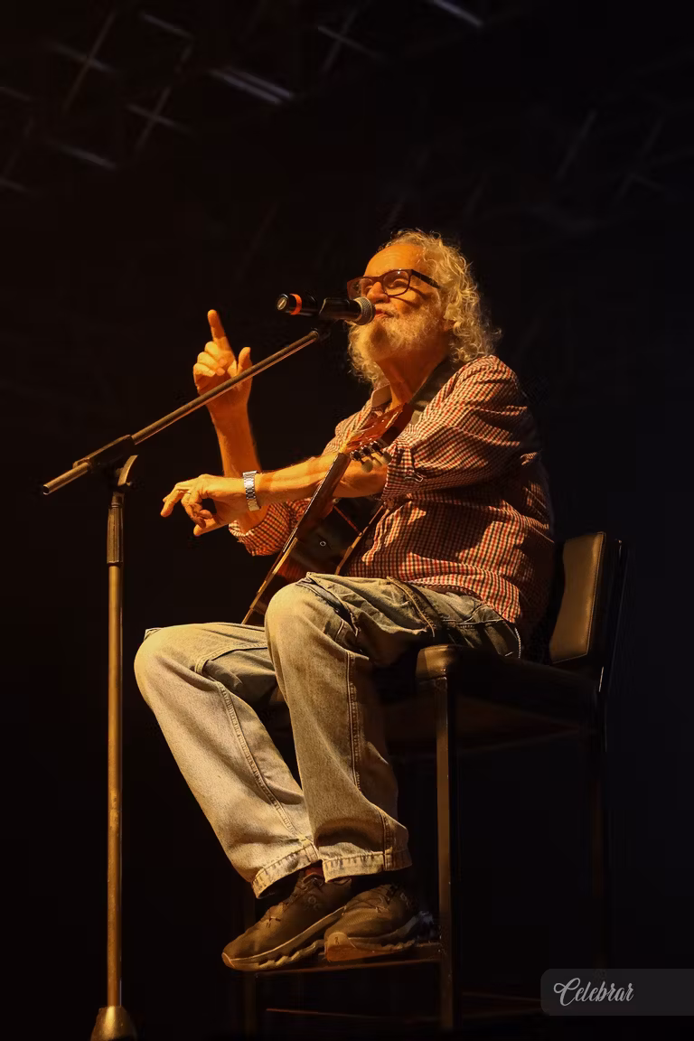 Uma noite para celebrar, cooperar e fazer o bem - 3° álbum – foto 17