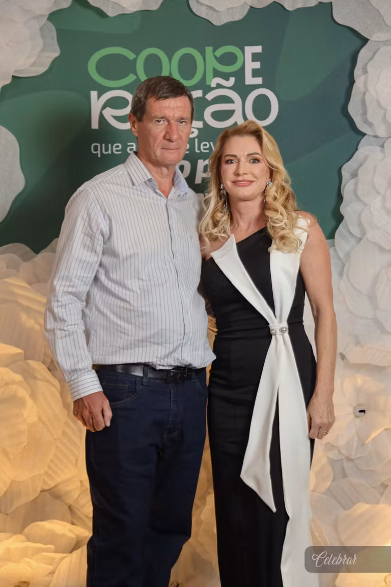 Sicredi Centro-Sul MS/BA celebra 37 anos com show beneficente em prol do Hospital de Amor de Dourados – foto 222