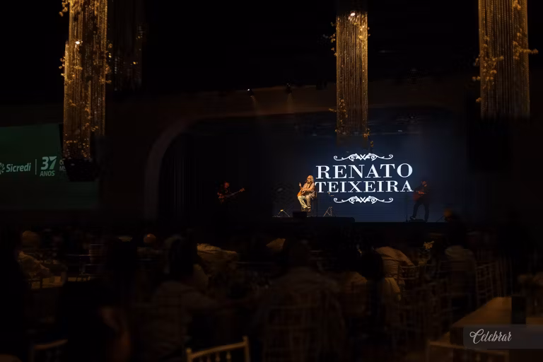 Uma noite para celebrar, cooperar e fazer o bem - 3° álbum – foto 25
