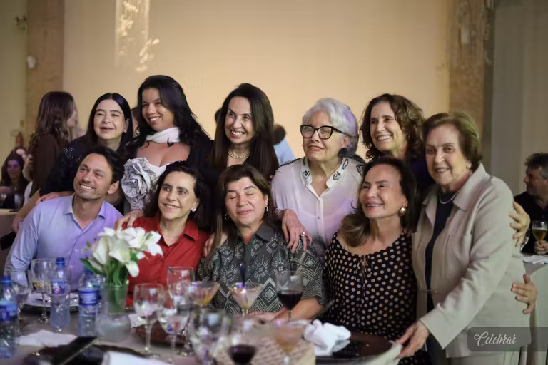 Uma noite para celebrar, cooperar e fazer o bem - 3° álbum – foto 32