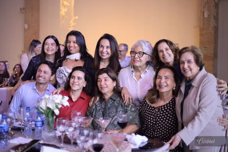Uma noite para celebrar, cooperar e fazer o bem - 3° álbum – foto 33