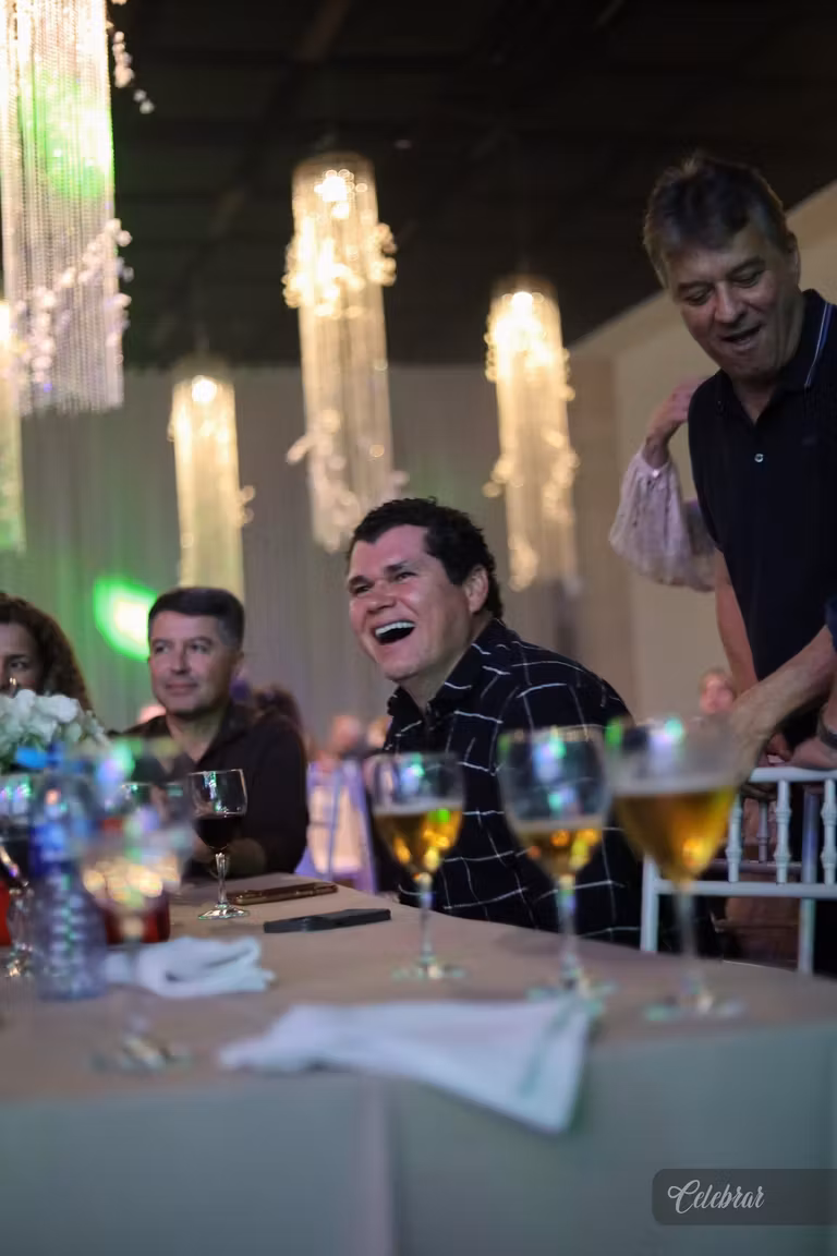 Uma noite para celebrar, cooperar e fazer o bem - 3° álbum – foto 35
