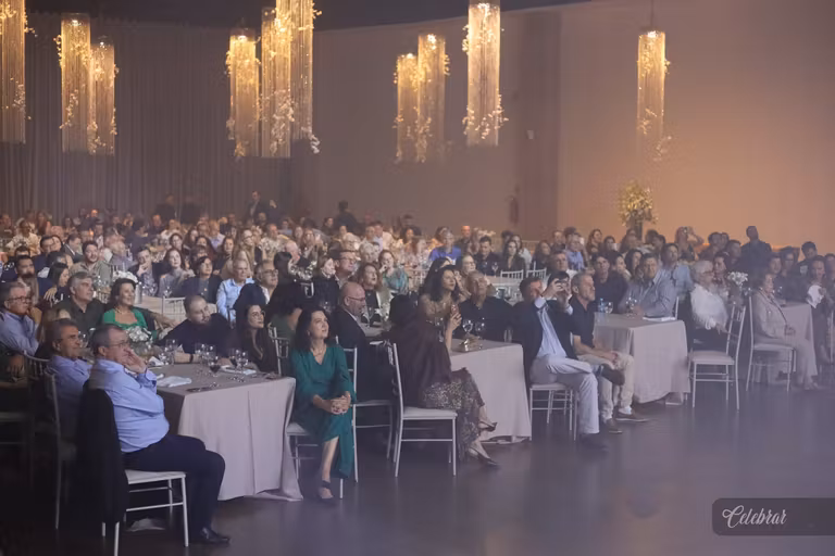 Uma noite para celebrar, cooperar e fazer o bem - 3° álbum – foto 63