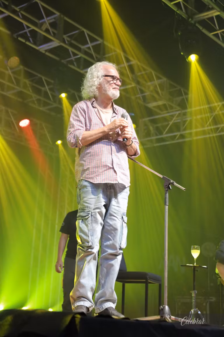 Uma noite para celebrar, cooperar e fazer o bem - 3° álbum – foto 72