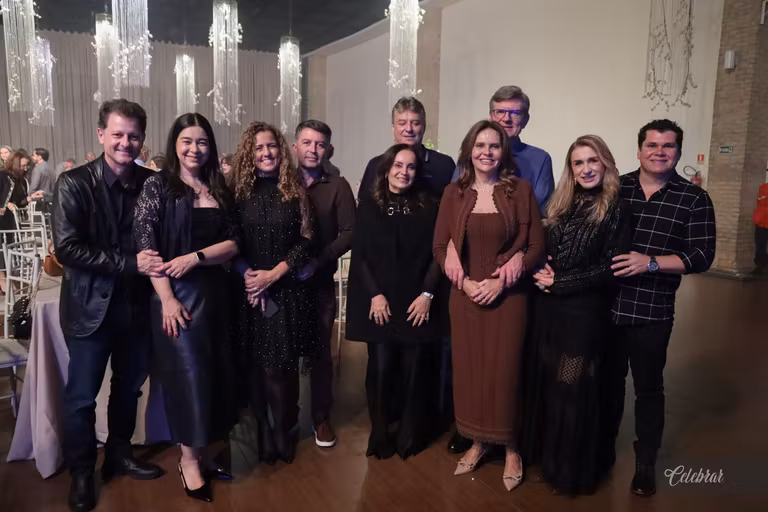 Uma noite para celebrar, cooperar e fazer o bem - 3° álbum – foto 74