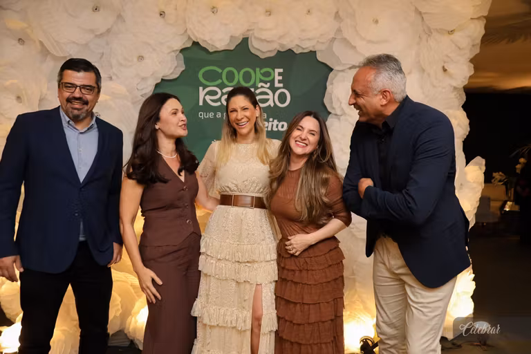 Uma noite para celebrar, cooperar e fazer o bem - 3° álbum – foto 81
