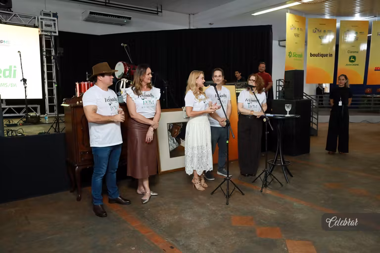 Celebrar no 22º LeiloDom: há 10 anos parceira do projeto, com lançamento da 41ª edição e capa da Dalmóbile Grupo FG. – foto 340