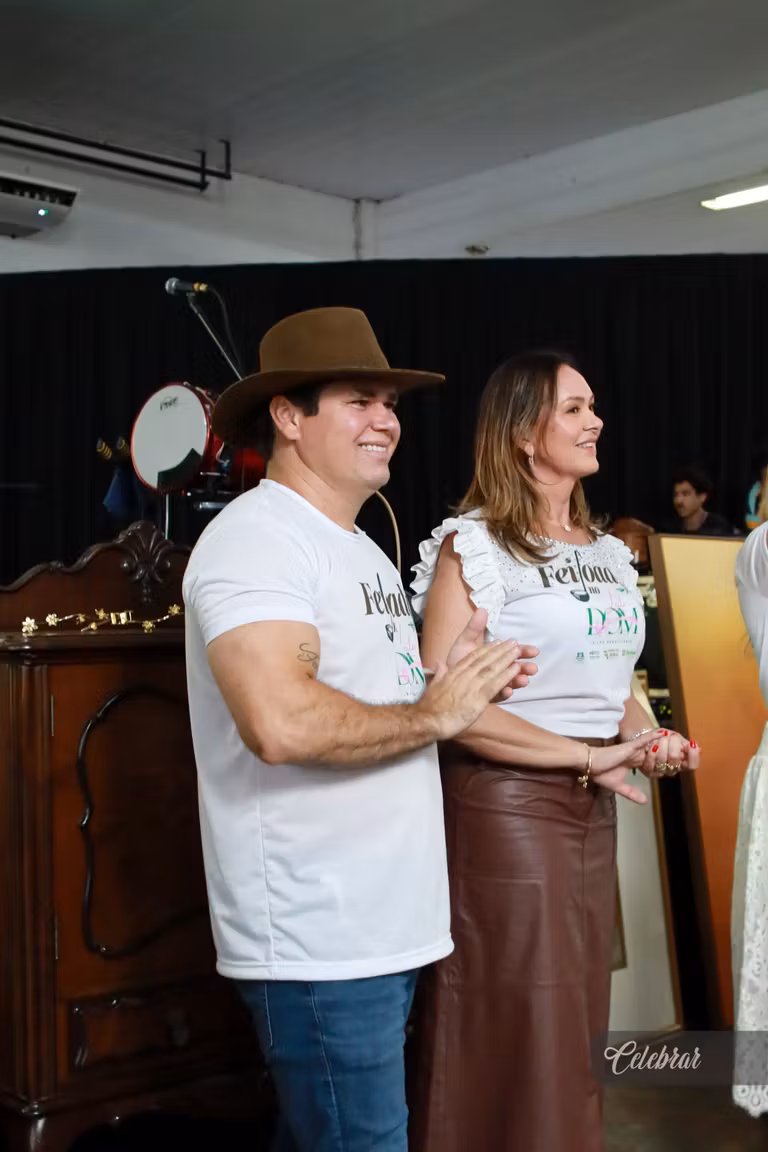 Celebrar no 22º LeiloDom: há 10 anos parceira do projeto, com lançamento da 41ª edição e capa da Dalmóbile Grupo FG. – foto 343