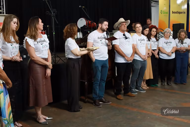 Celebrar no 22º LeiloDom: há 10 anos parceira do projeto, com lançamento da 41ª edição e capa da Dalmóbile Grupo FG. – foto 359