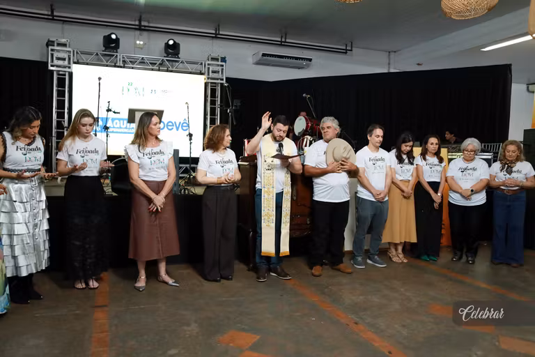 Celebrar no 22º LeiloDom: há 10 anos parceira do projeto, com lançamento da 41ª edição e capa da Dalmóbile Grupo FG. – foto 362