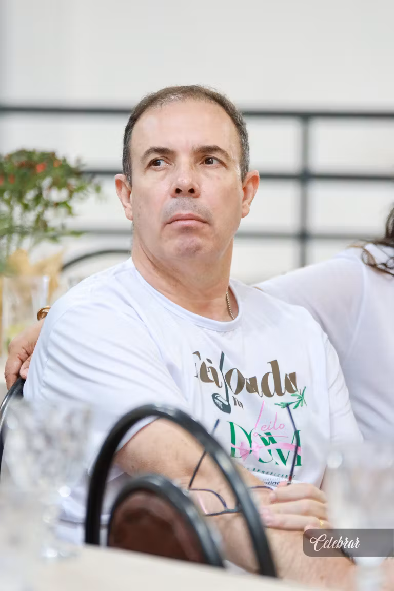 Celebrar no 22º LeiloDom: há 10 anos parceira do projeto, com lançamento da 41ª edição e capa da Dalmóbile Grupo FG. – foto 384