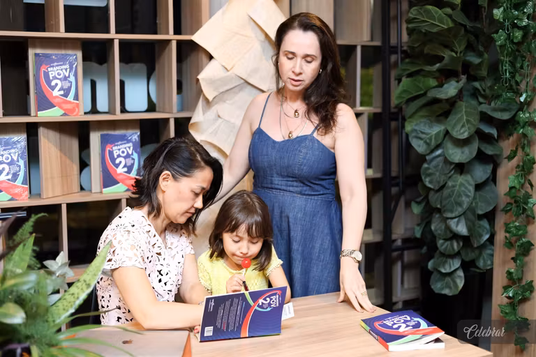De Dourados para o Brasil: a especialista de brand Louise Irie é uma das autoras de Branding POV 2, lançado na Companhia dos Livros. – foto 118