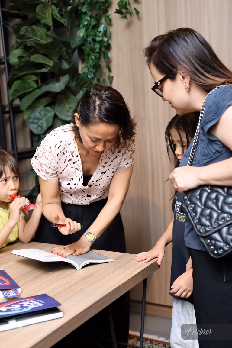De Dourados para o Brasil: a especialista de brand Louise Irie é uma das autoras de Branding POV 2, lançado na Companhia dos Livros. – foto 131