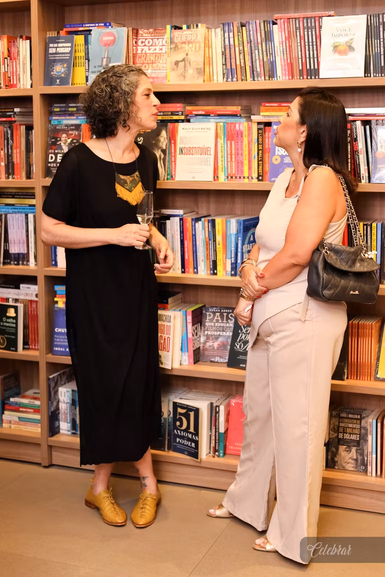 De Dourados para o Brasil: a especialista de brand Louise Irie é uma das autoras de Branding POV 2, lançado na Companhia dos Livros. – foto 147