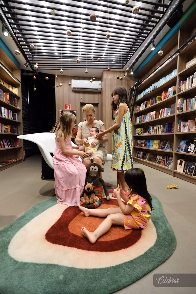 De Dourados para o Brasil: a especialista de brand Louise Irie é uma das autoras de Branding POV 2, lançado na Companhia dos Livros. – foto 72